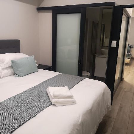 The Regency - Cosy Private Hotel Apartment - Unit 219 Pretoria-Noord Eksteriør bilde
