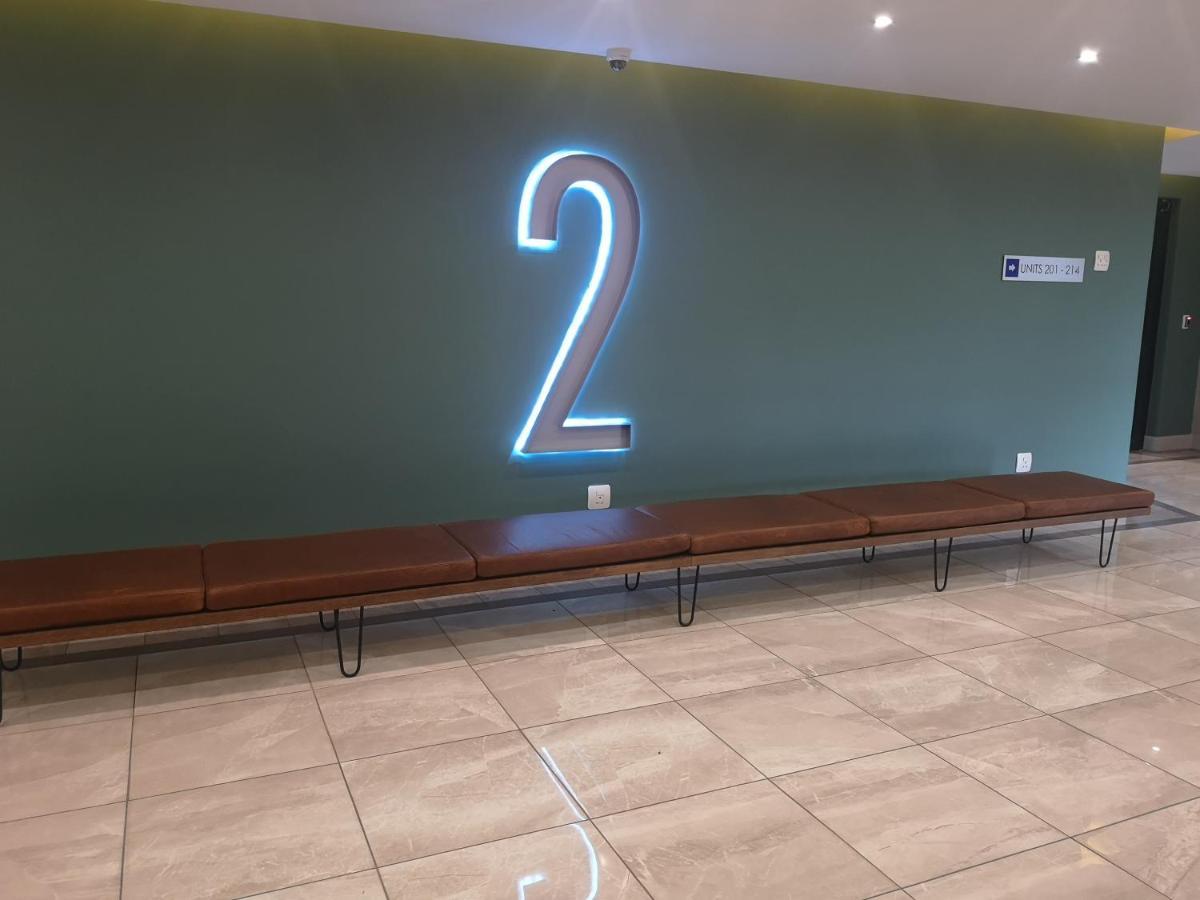 The Regency - Cosy Private Hotel Apartment - Unit 219 Pretoria-Noord Eksteriør bilde