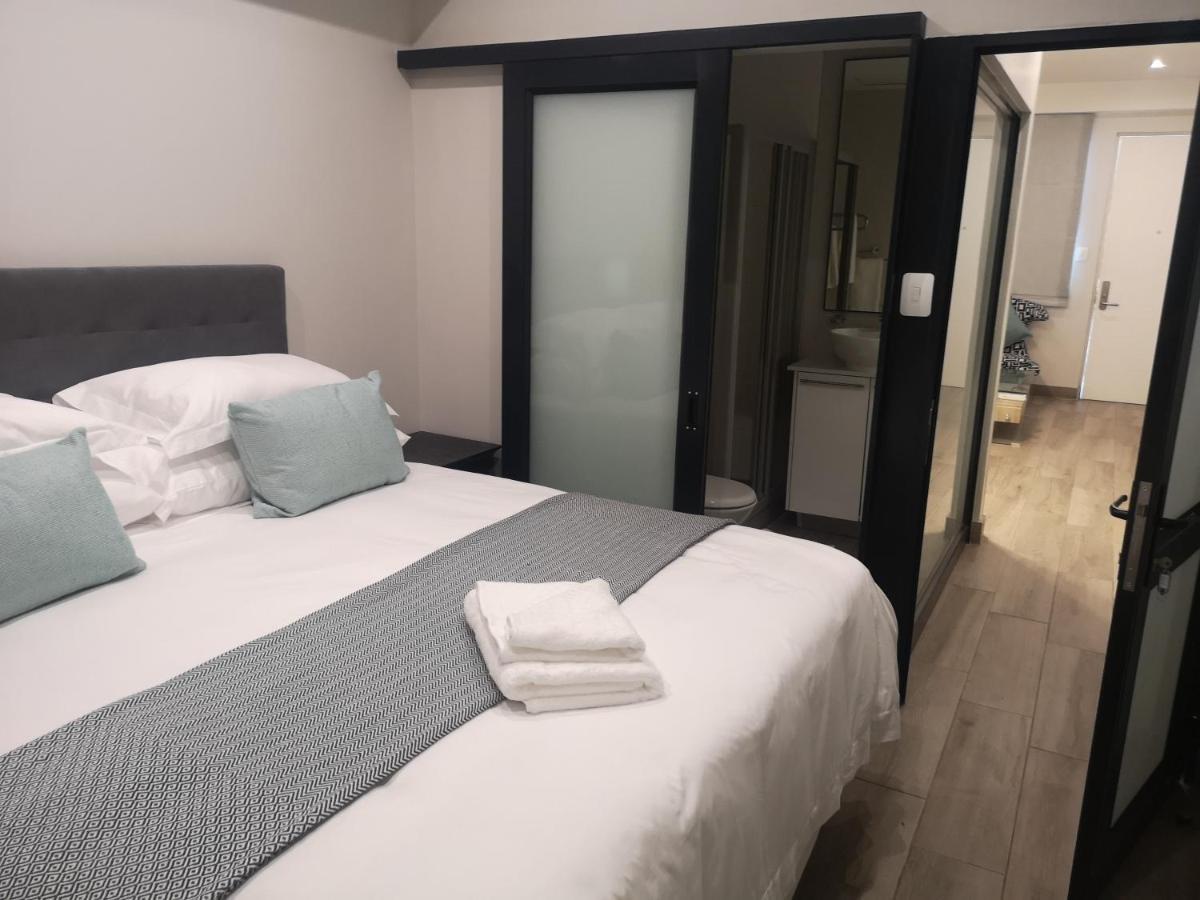 The Regency - Cosy Private Hotel Apartment - Unit 219 Pretoria-Noord Eksteriør bilde